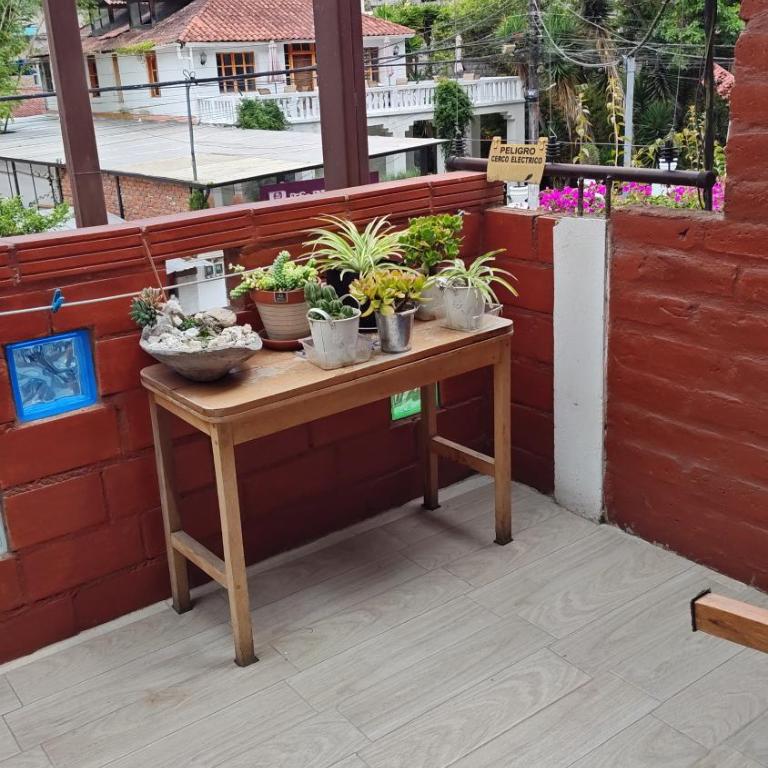 Café Hood - One-Bedroom Apartment - 16