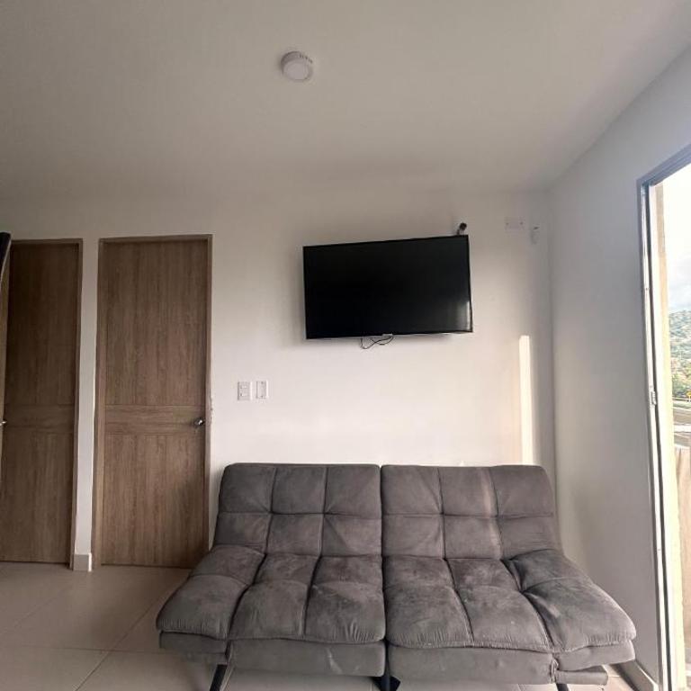 Apartamento acogedor para tus vacaciones - Two-Bedroom Apartment - 6