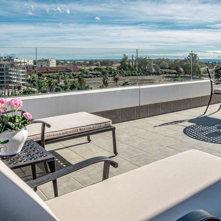 JG3.6B- Luxury Penthouse with Spacious Balcony - Apartment - 1