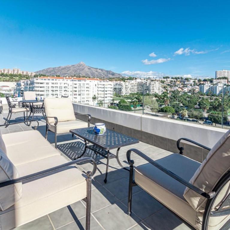 JG3.6B- Luxury Penthouse with Spacious Balcony - Apartment - 6