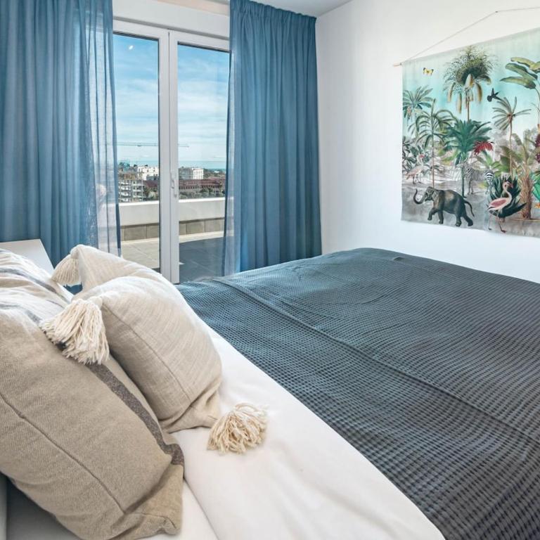 JG3.6B- Luxury Penthouse with Spacious Balcony - Apartment - 9