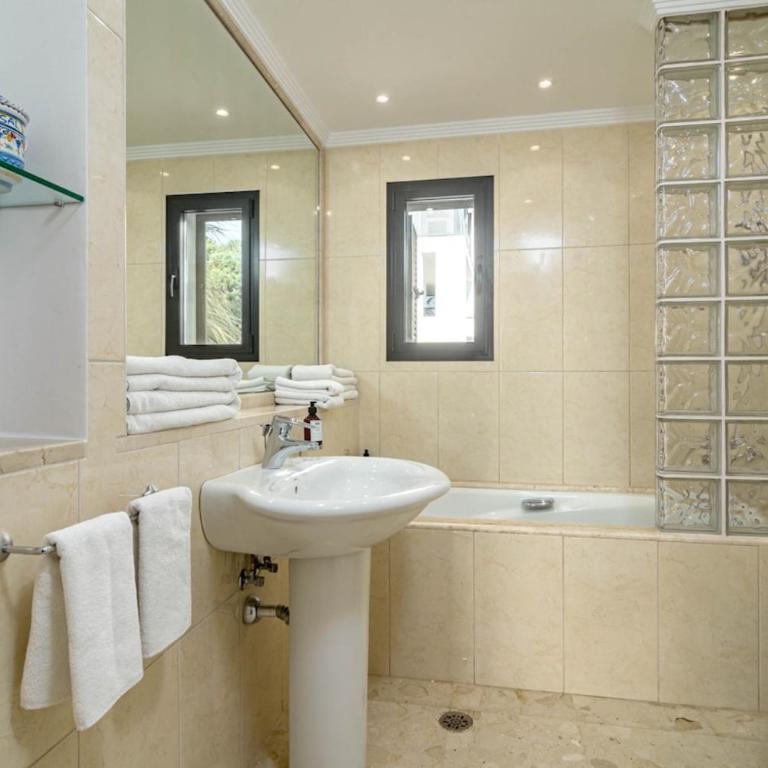 JDG7-Stunning holiday home 100 meters from beach - Apartamento - 53