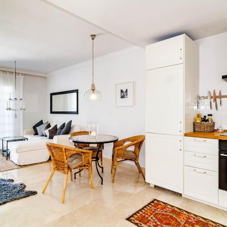 AP165 - Aloha Pueblo Marbella by roomservices - Apartment - 11