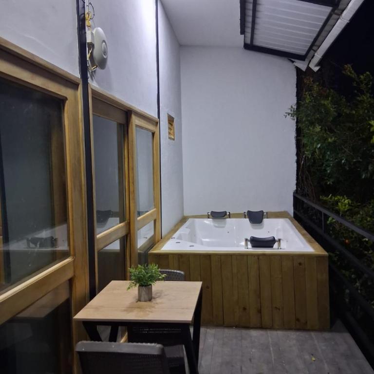 Hotel Boutique Cielo - Deluxe Double Room with Balcony - 1