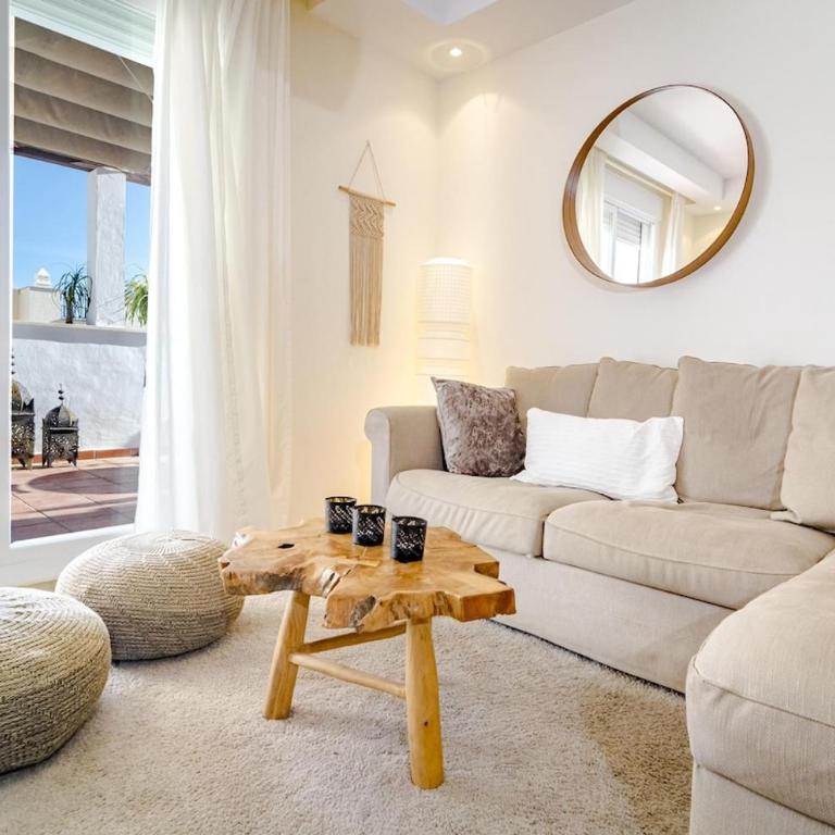 AR23 - Holiday flat Puerto Banus by Roomservices - Apartment - 1