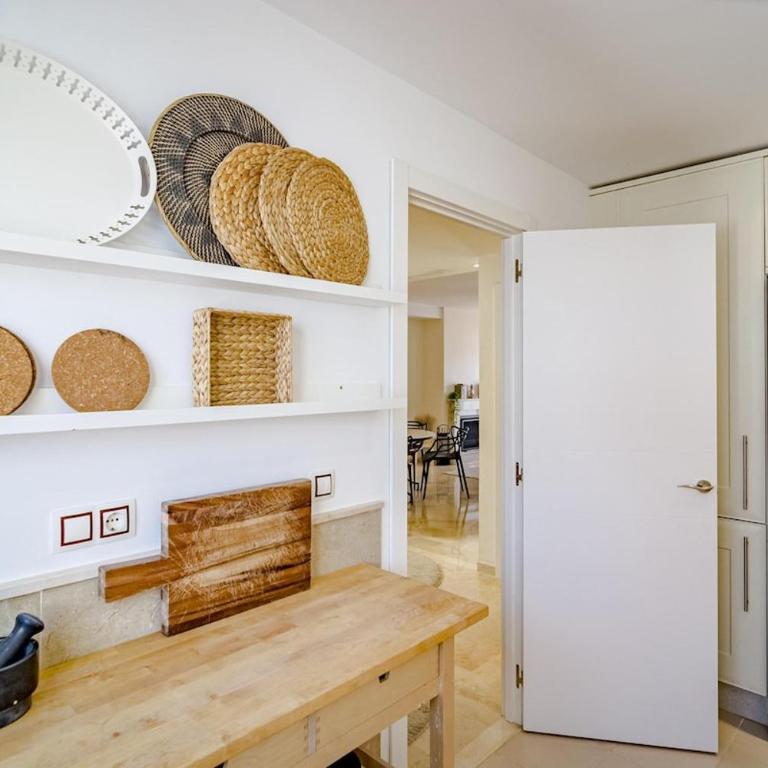 AR23 - Holiday flat Puerto Banus by Roomservices - Apartment - 14