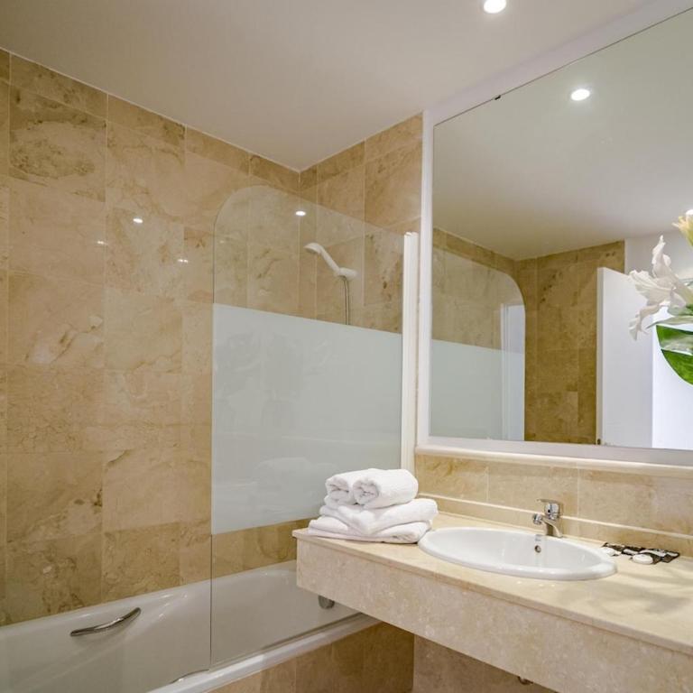 AR23 - Holiday flat Puerto Banus by Roomservices - Apartment - 17