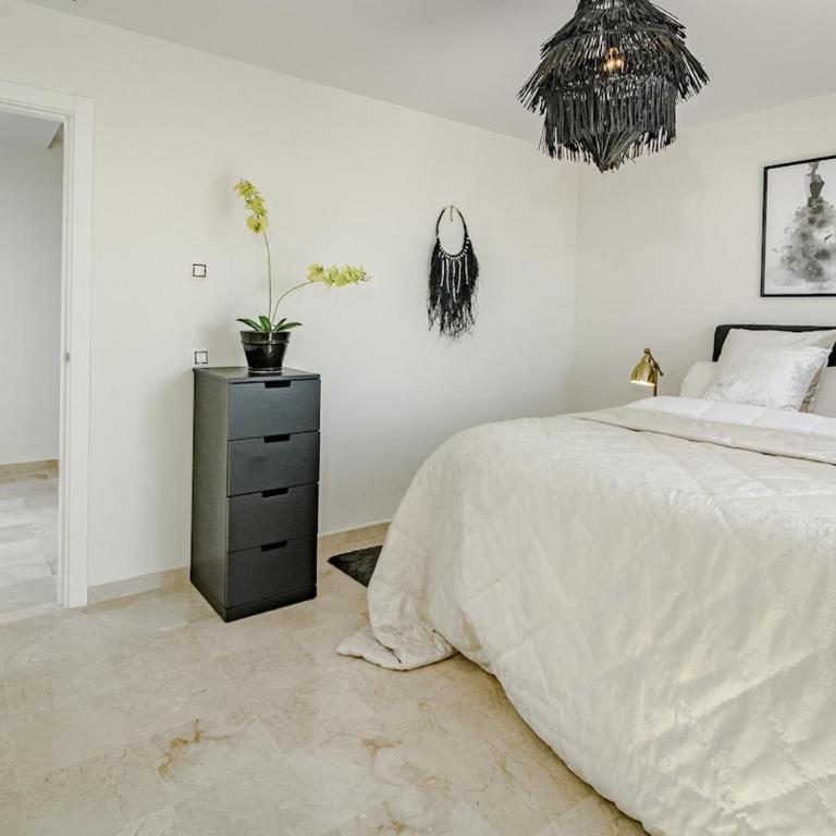AR23 - Holiday flat Puerto Banus by Roomservices - Apartment - 20