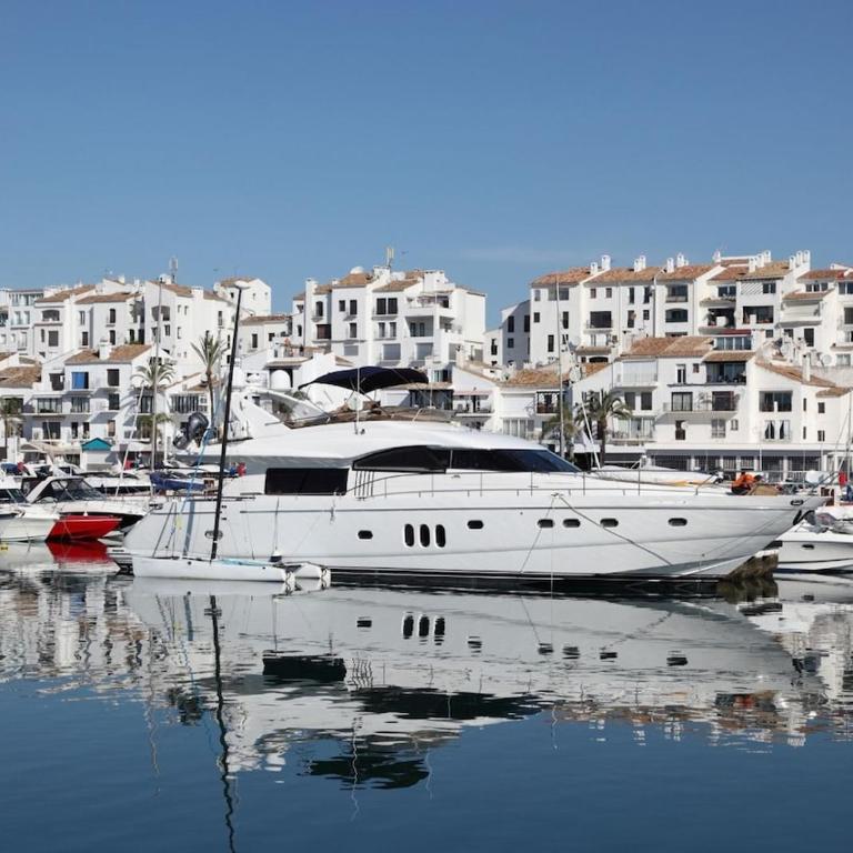 DN11-2 bedroom apartment close to Puerto Banus - Apartment - 54