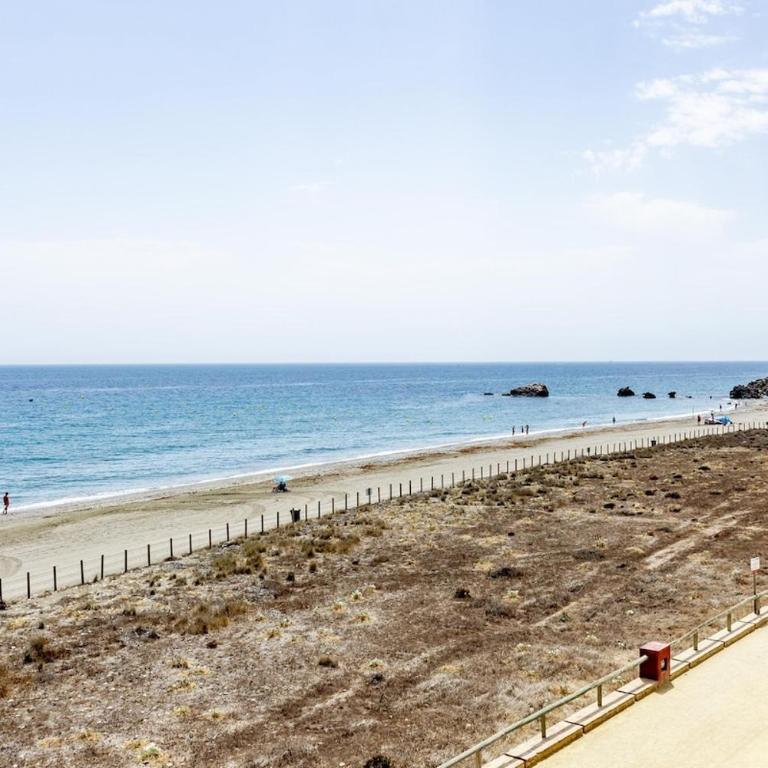LAP- 3 bed apartment on the beach. Families only - Apartamento - 47