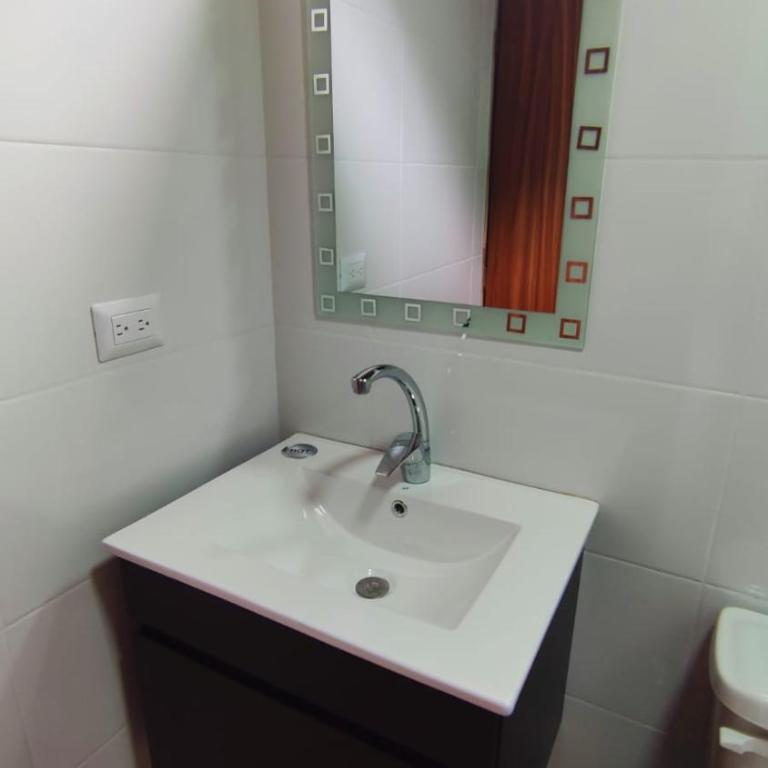 Departamento familiar tranquilo en Baños - Two-Bedroom Apartment - 1