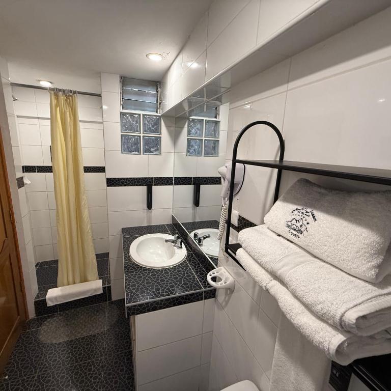 Awki´s Dream Hotel - Queen Room - 11
