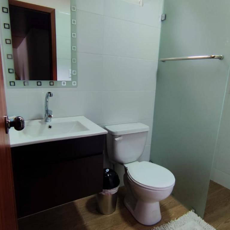 Departamento familiar tranquilo en Baños - Two-Bedroom Apartment - 6