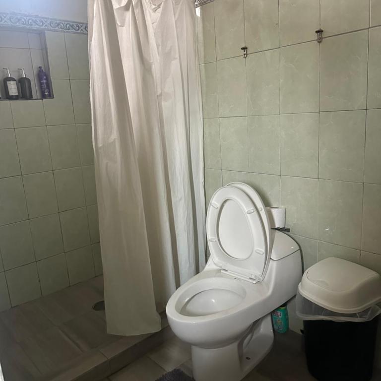Cuarto a 4min del aeropuerto - Habitación Doble - 1