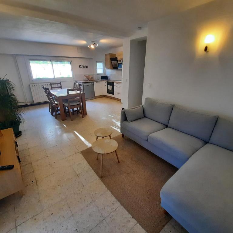 Charmante dépendance en rez de jardin d'une maison - Maison 2 Chambres - 3