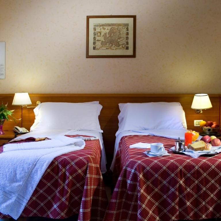 Hotel Delle Muse - Camera Tripla - 1