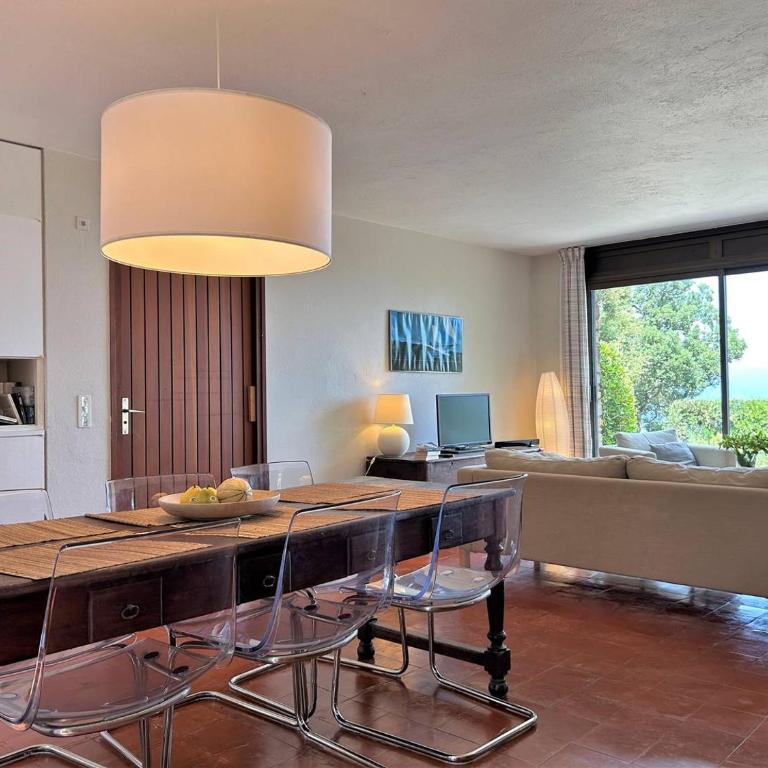 BO200-F078 Mais 4 pièces 5 couchages BORMES-LES-MIMOSAS - Maison 3 Chambres - 8