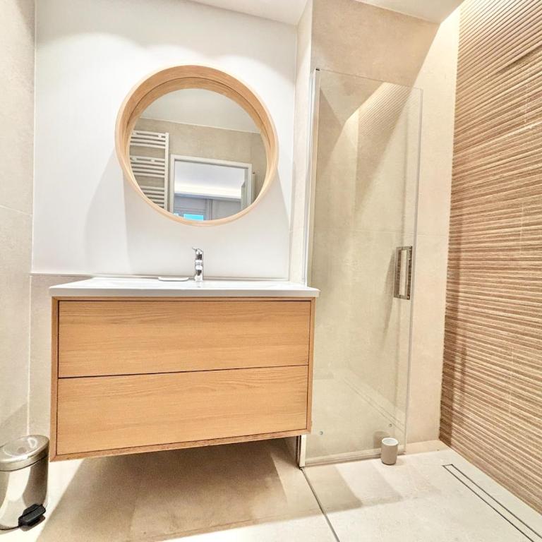 Cannes - 2 bedrooms & 2 bathrooms apartment - 24P1 - Appartement 2 Chambres - 9