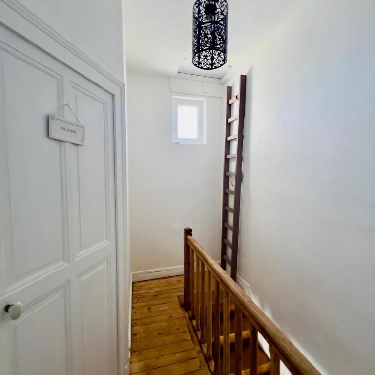 Maison Cosy avec Véranda vue sur la Loire, jardin et parking gratuit - Two-Bedroom House - 24