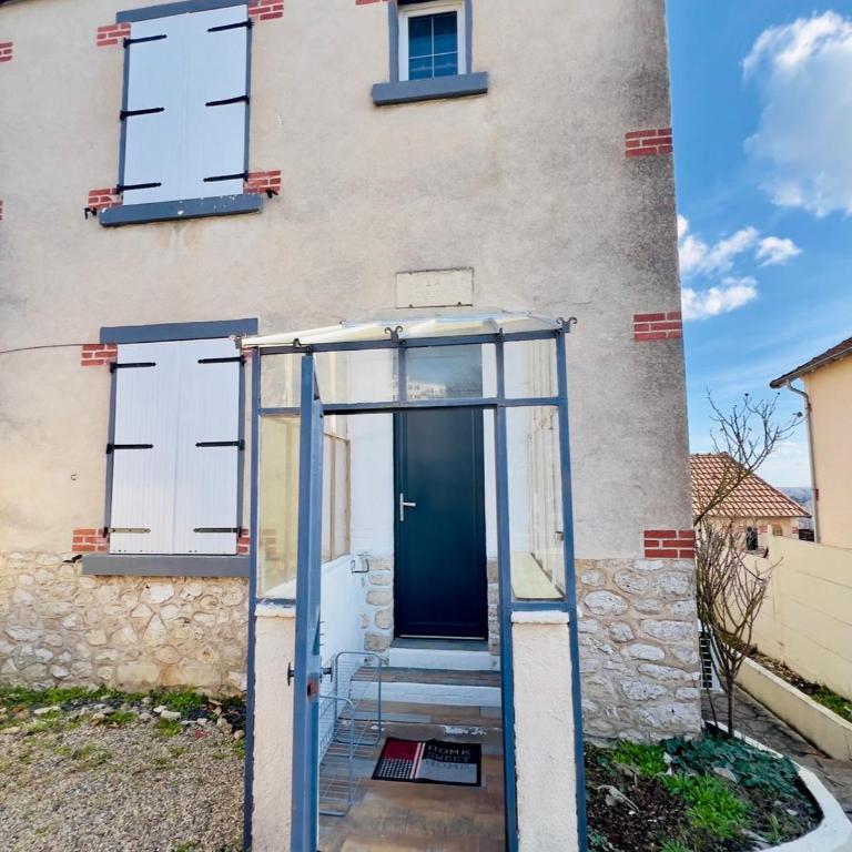 Maison Cosy avec Véranda vue sur la Loire, jardin et parking gratuit - Two-Bedroom House - 3
