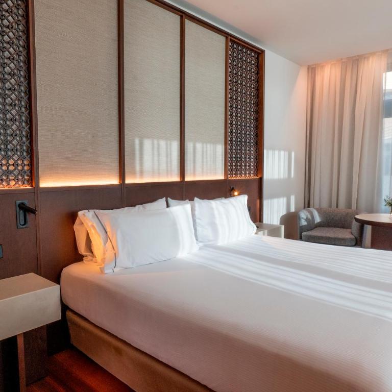 Eurostars Grand Marina Hotel GL - Deluxe Double or Twin Room - 8