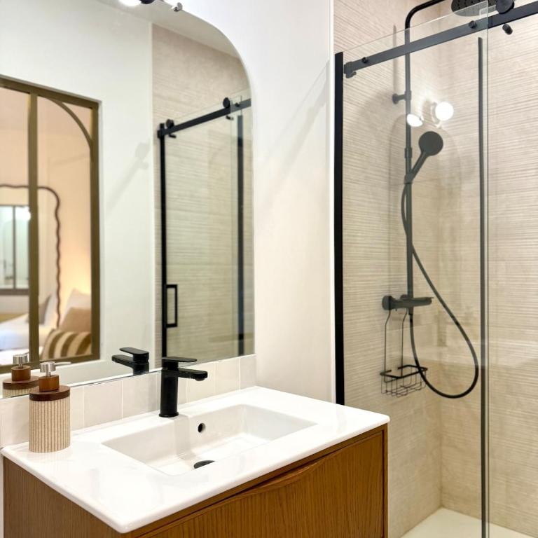 Les Jardins de Salvador - 2 bedrooms & terrace - Two-Bedroom Apartment - 26