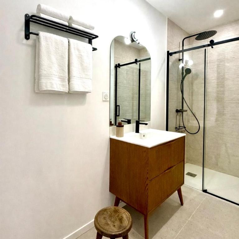 Les Jardins de Salvador - 2 bedrooms & terrace - Two-Bedroom Apartment - 35