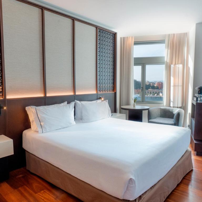 Eurostars Grand Marina Hotel GL - Superior Double or Twin Room - 8