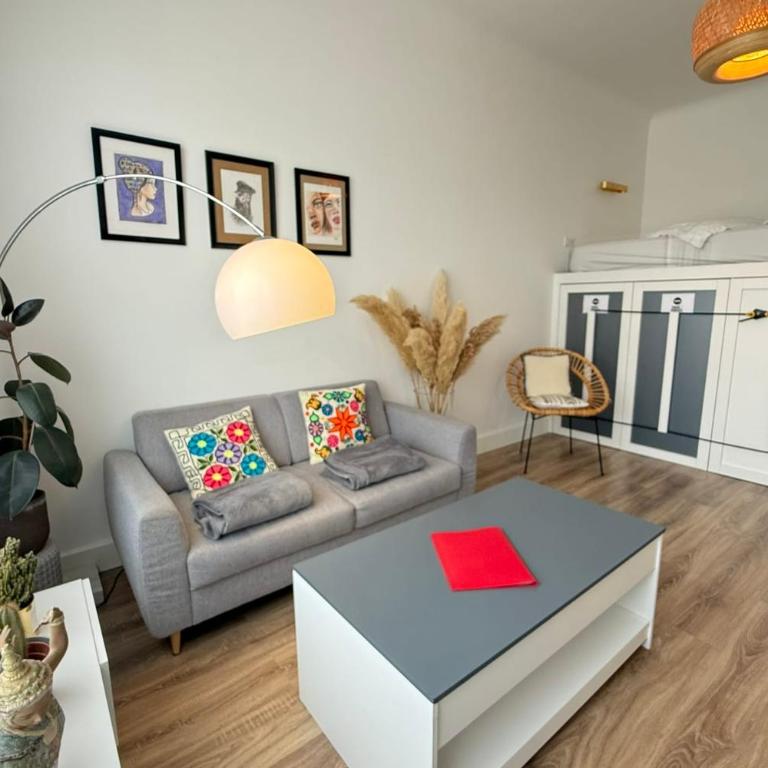 Beau studio à 2 pas de la plage - Appartement - 1