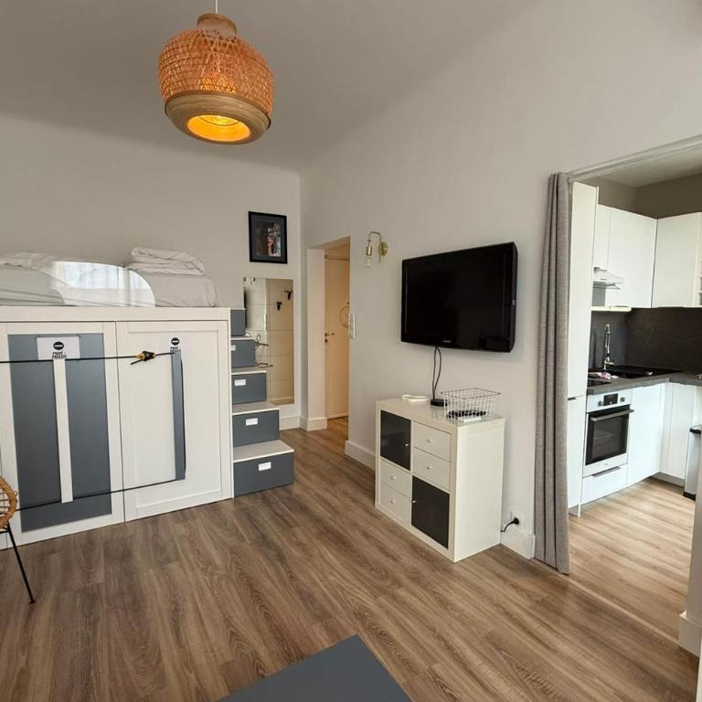 Beau studio à 2 pas de la plage - Appartement - 24