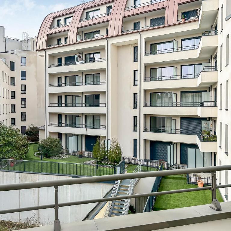 T2 moderne terrasse, parking, proche commerces - One-Bedroom Apartment - 20