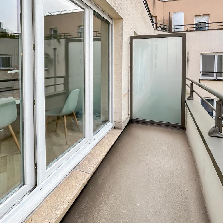 T2 moderne terrasse, parking, proche commerces - One-Bedroom Apartment - 18