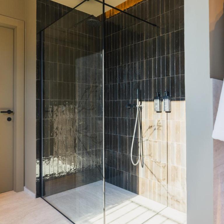 Lenel Boutique Room - La Foresteria - Camera Matrimoniale Deluxe con Balcone - 5