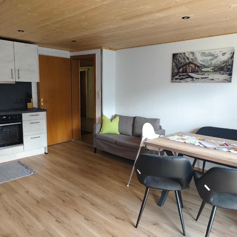 Alpenbauernhaus Konzett - Apartment mit 3 Schlafzimmern und Bergblick - 4