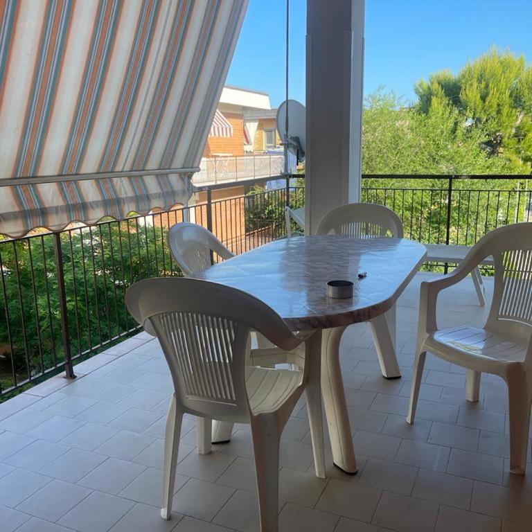 Trilocale vicino al mare con ampio balcone e aria condizionata - Appartamento con 2 Camere da Letto - 1