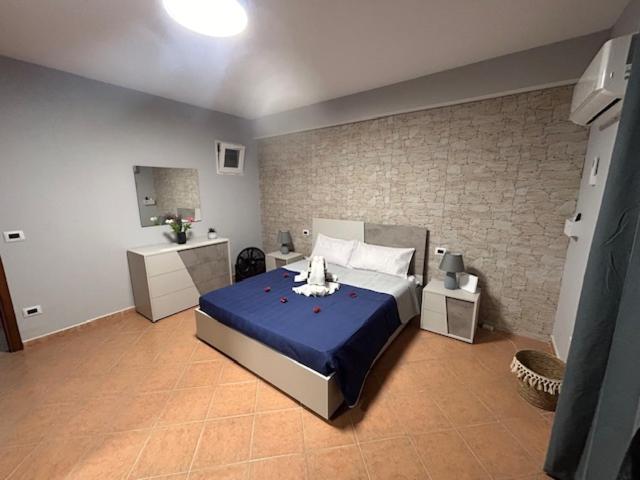 Enza HOUSE - Appartamento con 2 Camere da Letto - 7