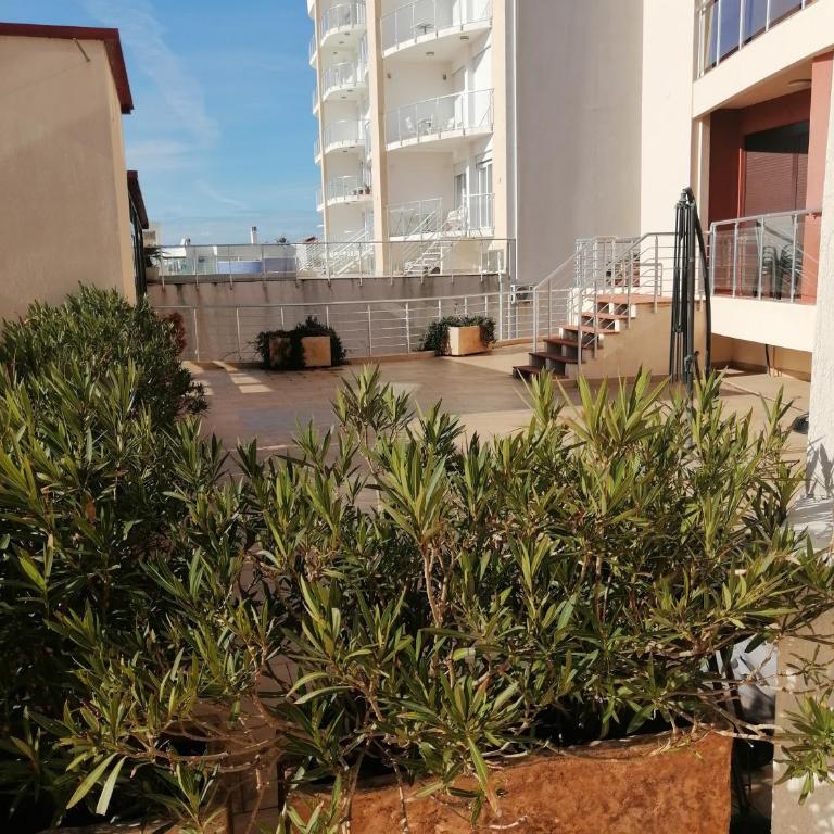Sun&Sea Apartments - Two-Bedroom Apartment with Sea View - 23