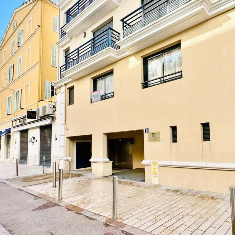 Le Beach Croisette - Close to Palais & Mer - Apartment mit 2 Schlafzimmern und Balkon - 8