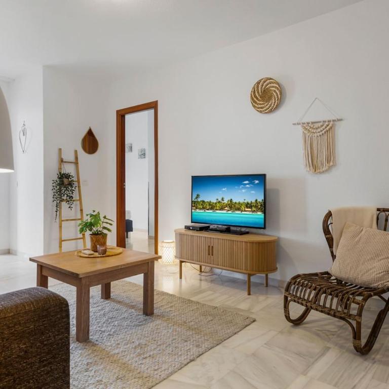 Beautiful 2 bedroom flat with sunny balcony - Apartamento de 2 dormitorios - 14