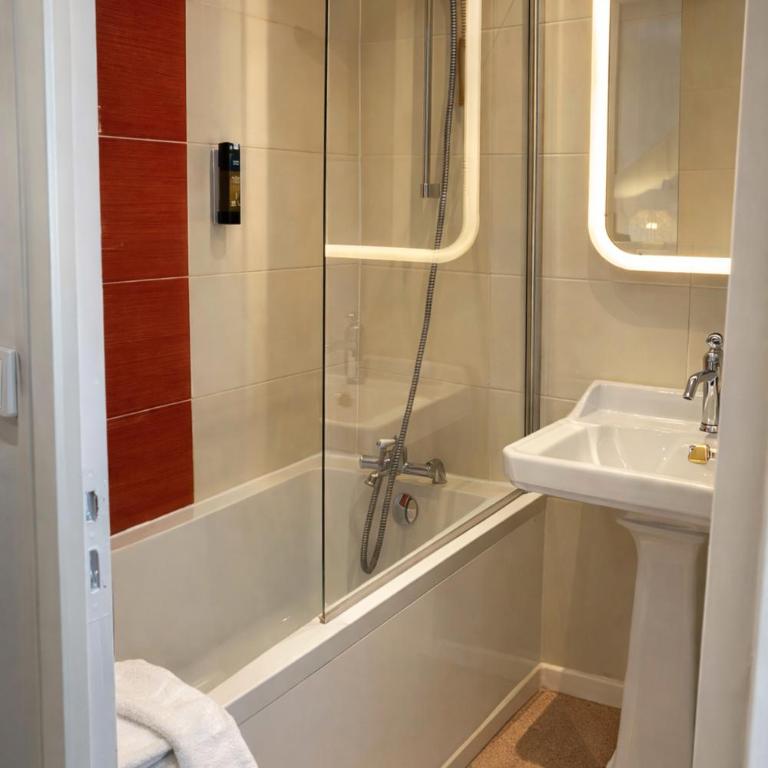 Hôtel Marguerite - Chambre Double Supérieure - 16