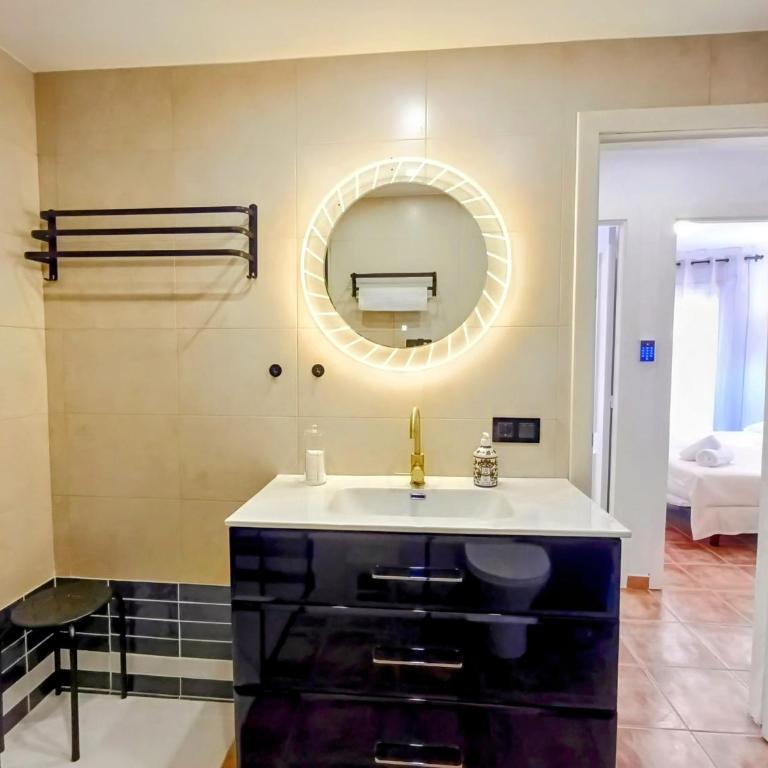 MARITIM CENTRAL "Suites Deluxe" con salón-comedor y cocina privada - Suite de 1 dormitorio - 11