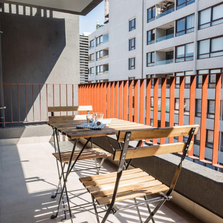 Charming Urban Retreat in Las Condes for 3 guests - Apartment - 24