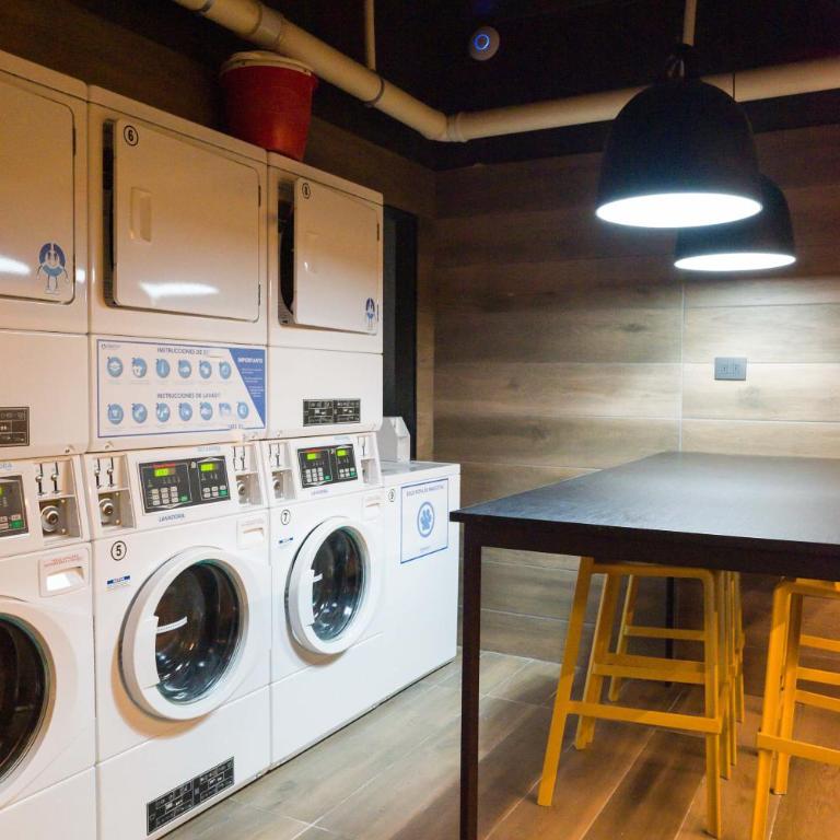 Charming Urban Retreat in Las Condes for 3 guests - Apartment - 52