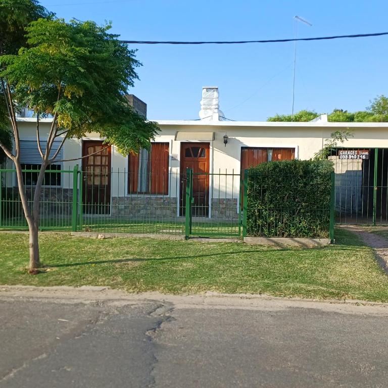 Casa Bulevar, con buen equipamiento y servicios - Two-Bedroom House - 1