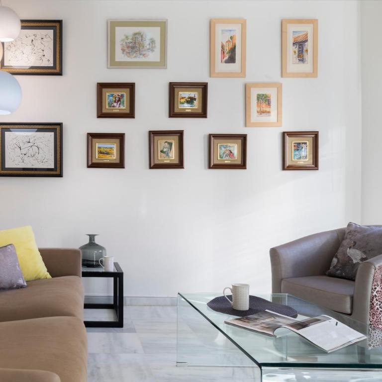 Apartamento con solera en el corazón de Triana by Miisterhost - Apartamento de 3 dormitorios - 1