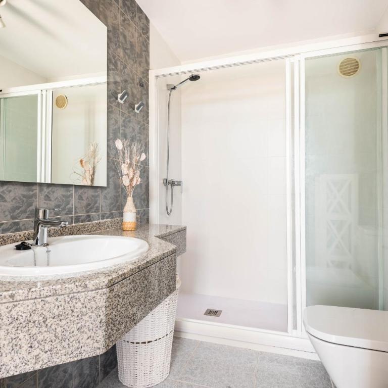Villa Dolfins by Escape Home - Villa con piscina privada - 32