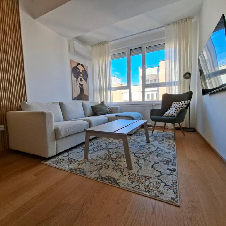Olive NOOK - Two-Bedroom Apartment with Balcony - 1