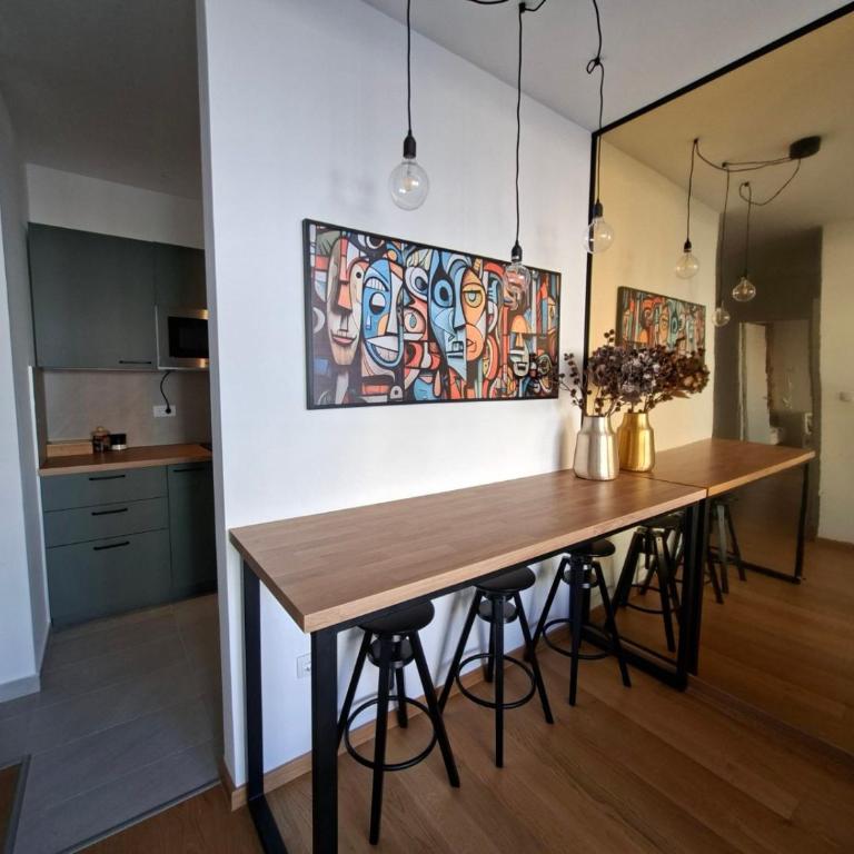 Olive NOOK - Two-Bedroom Apartment with Balcony - 12