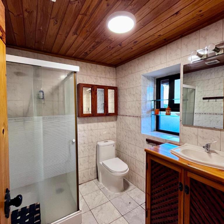 Cómoda casa con quincho y piscina a 30 mins de Stgo - Three-Bedroom House - 4