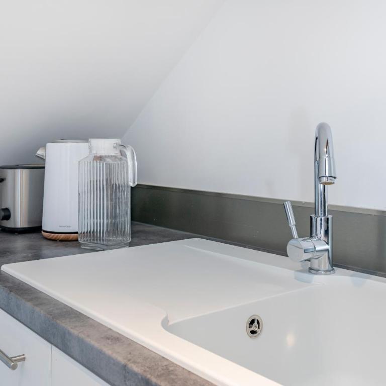 proche lac et centre parking gratuit - Two-Bedroom Apartment - 22